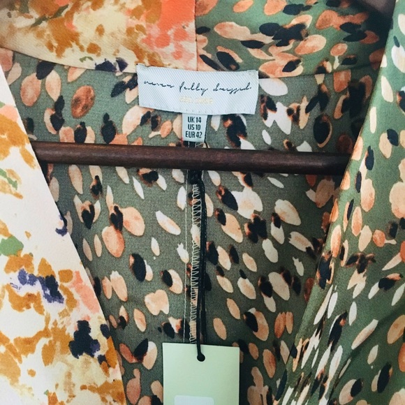 Print-Play Long Sleeve Dress - Picture 4 of 5